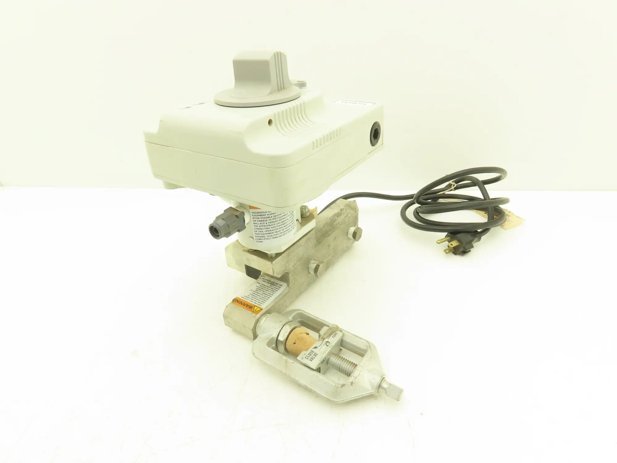 Siemens W3T97930 Industrial Gas Valve Chlorine Tank Solenoid 115V