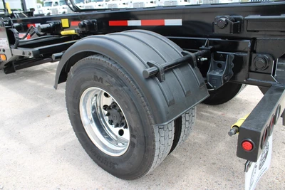 New | in-Stock 2027 MACK MD7 Rolloff Trucks Texas US | Roll Off Truck World #1491891