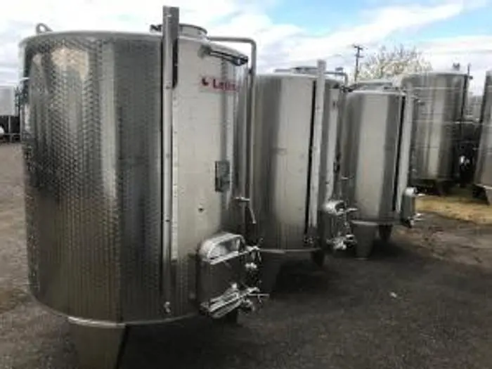 New Stock Letina 1188Gal/4500L Closed Top Jacketed Red Fermenter