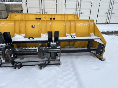 Used ARCTIC SECTIONAL SNOW PUSHER 13'6" Snow Removal & Equipment Indiana US | Miedema Asset Management Group #1424750