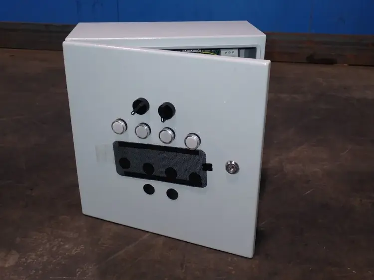 Used CUSTOM ELECTRIC _UNKNOWN_ Electrical Panels Ohio US | HGR 24 #1129772