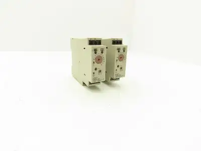 Omron H3DE-S1 Timer 0.1 Second to 120 Hour 24-230VAC/DC Lot of 2