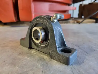 USED PEER UCP204-12