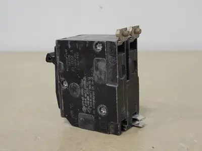USED SQUARE D QOB220