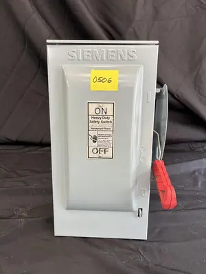 LOT OF VARIOUS ELECTRIC DISCONECTS AND PANAL BOXES