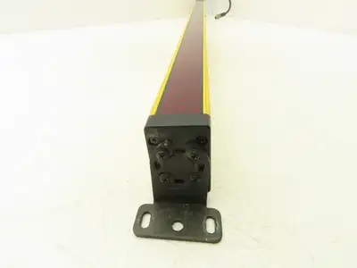 STI 70157-1017 STI MS46-30-870-Q1-X Light Curtain Transmitter 24VDC Input