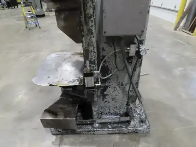 EW Bliss No 24 Mechanical Horn Punch Press 1-1/2" Stroke 9-3/4" Throat 220/440V
