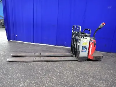 USED THE RAYMOND CORPORATION 8410