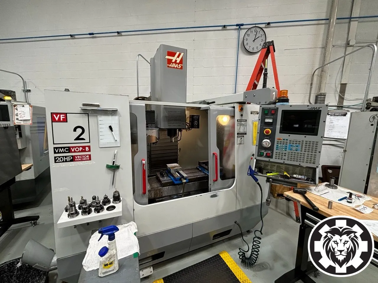 Haas VF-2D VMC, 2002 - Rigid Tapping, Chip Auger, Coolant System