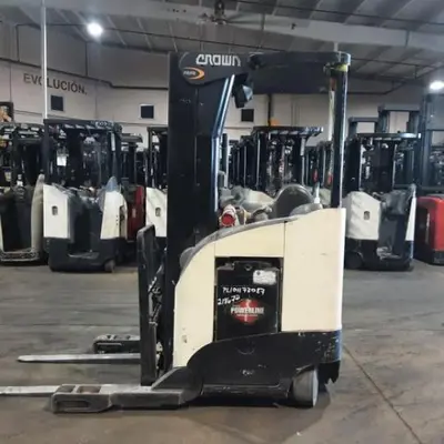 USED 2016 CROWN RR5725-45