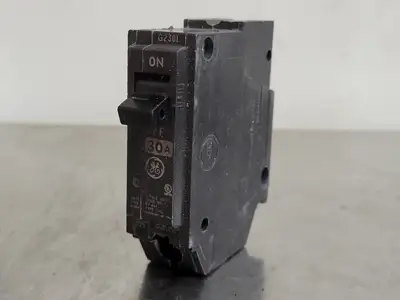 Used GENERAL ELECTRIC THQL130 Switchgears British Columbia CA | Lenmark #244766