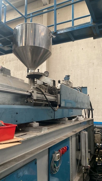 Used 2000 BMB KW1000/7500 Injection Molding Machines Florida US | ESCOBAR TRADING, INC. #202813