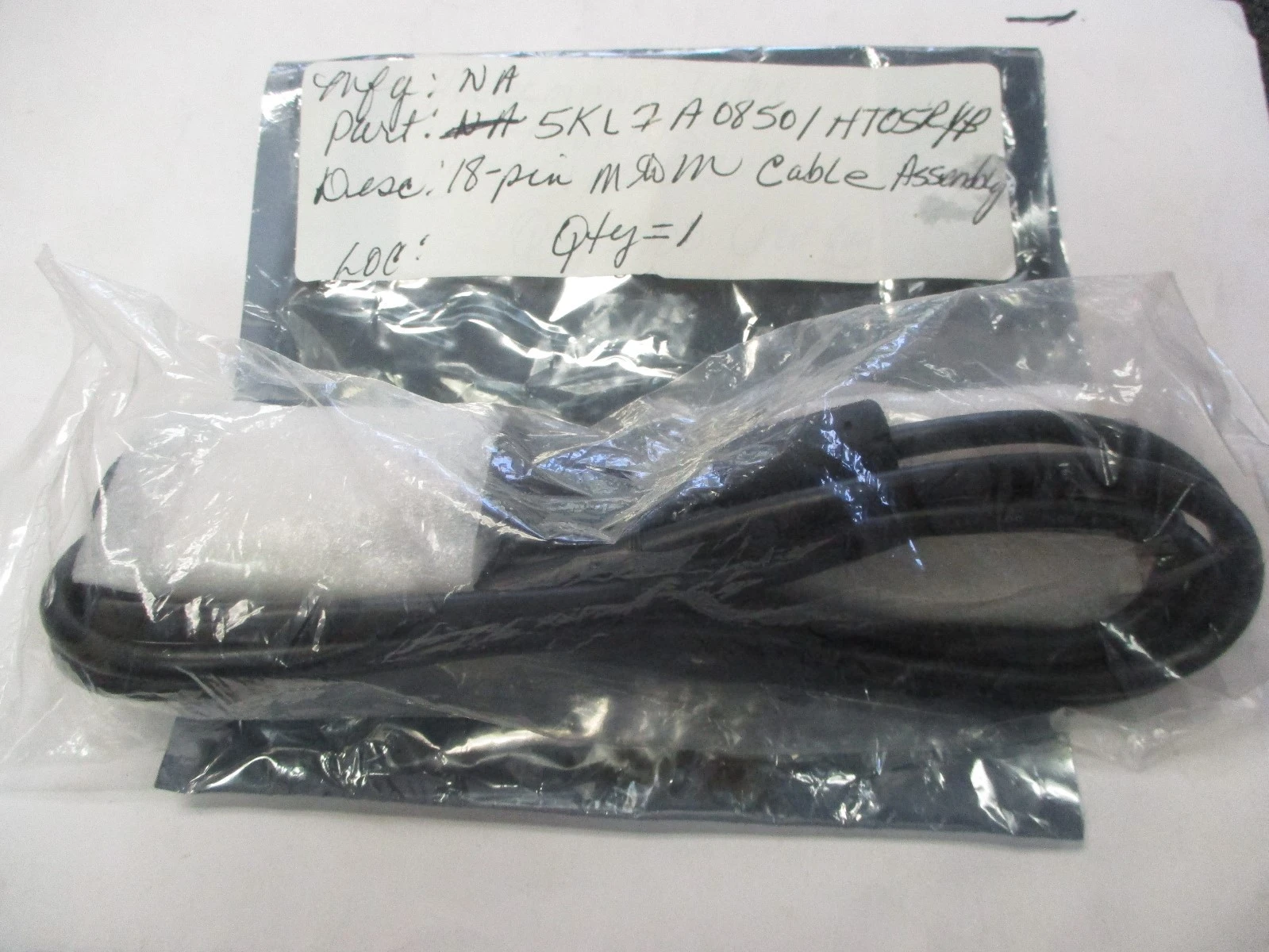 New 5KL1A08501HT05RYB 18-pin Male to Male Cable Assembly