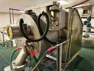Krauss-Maffei HZ 1250/2.5 Ph CIP peeler centrifuge, 316L SS.
