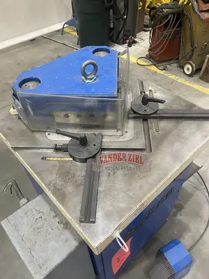 Haco Mini 220/4 8-Ga. x 8.66" Hydraulic Corner Notcher