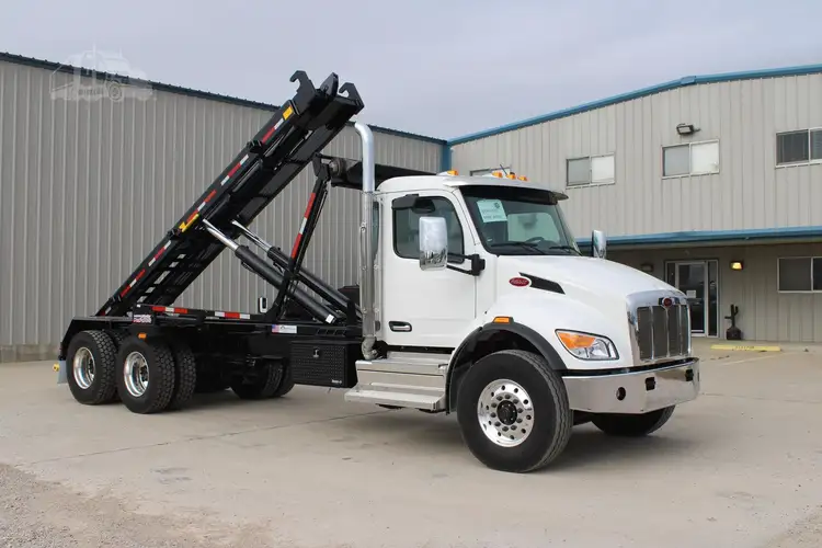 New | in-Stock 2027 PETERBILT 548 Rolloff Trucks Texas US | Roll Off Truck World #1492000