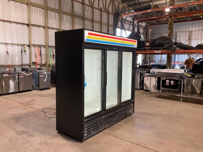 Used TRUE MFG GDM-69-HC-LD 78” 3-SECTION COMMERCIAL REFRIGERATOR/MERCHANDISER Display Refrigerators Michigan US | Miedema Asset Management Group #1580090