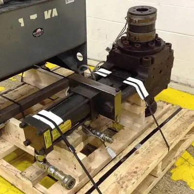2.5" Hydraulic Screen Changer 5KE184KC205B Used