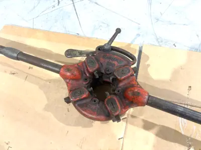Used RIDGID Manual Adjustable Pipe Threading Tool Pipe Threaders Michigan US | Maverick Industrial Sales #1483085