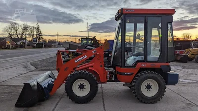 USED 1995 KUBOTA R520