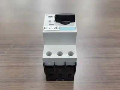 USED SIEMENS 3RV1021-4AA10