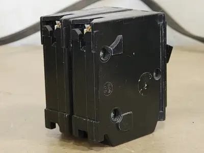 USED SQUARE D HOM230