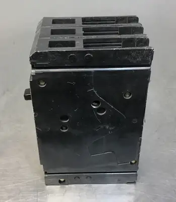 SIEMENS I-T-E Circuit Interrupter E63A005 5A 3 Pole 600VAC 4F
