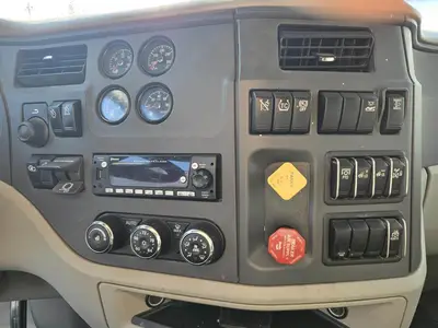 USED 2022 PETERBILT 567