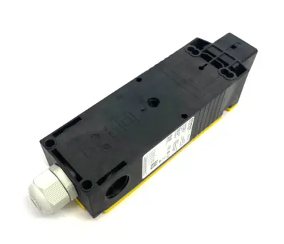 USED SIEMENS SAFETY POSITION SWITCH, MAGNETIC INTERLOCK NO KEY