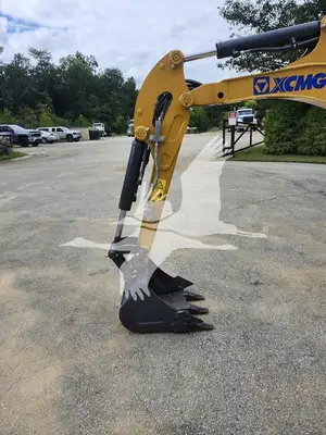 USED 2021 XCMG XE18U
