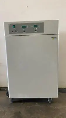 VWR Sheldon 2400 Water Jacketed CO2 Incubator 120v