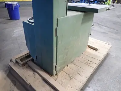 Danckaert 31" Throat Vertical Band Saw