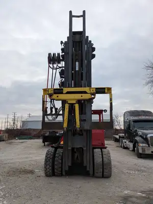 USED 1900 TAYLOR BOAT LIFT