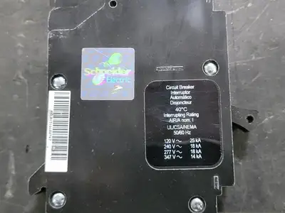 NEW SQUARE D EDB16015