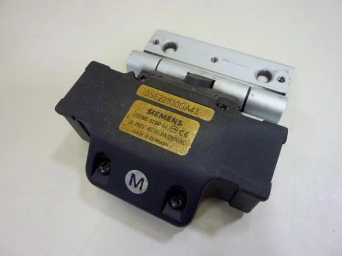 Used SIEMENS 3SE22830GA43 Relays & Switches Michigan US | Ideal Machinery #578315