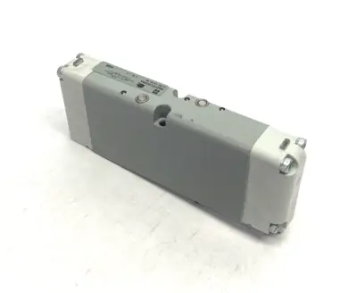 HB2VXLG0G9A | Parker  4-Way 2-Pos. Solenoid Valve 24VDC - Used