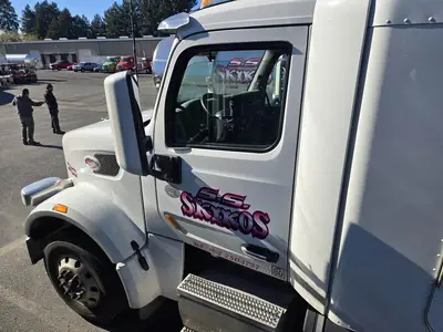 USED 2022 PETERBILT 567