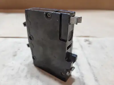 Used SQUARE D QO215 Switchgears British Columbia CA | Lenmark #1438539