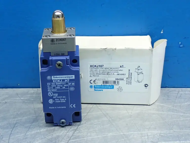 New | in-Stock TELEMECANIQUE XCKJ167 Relays & Switches Ohio US | HGR 24 #998404