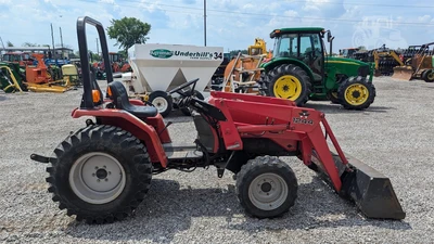 USED 2001 MASSEY FERGUSON 1233