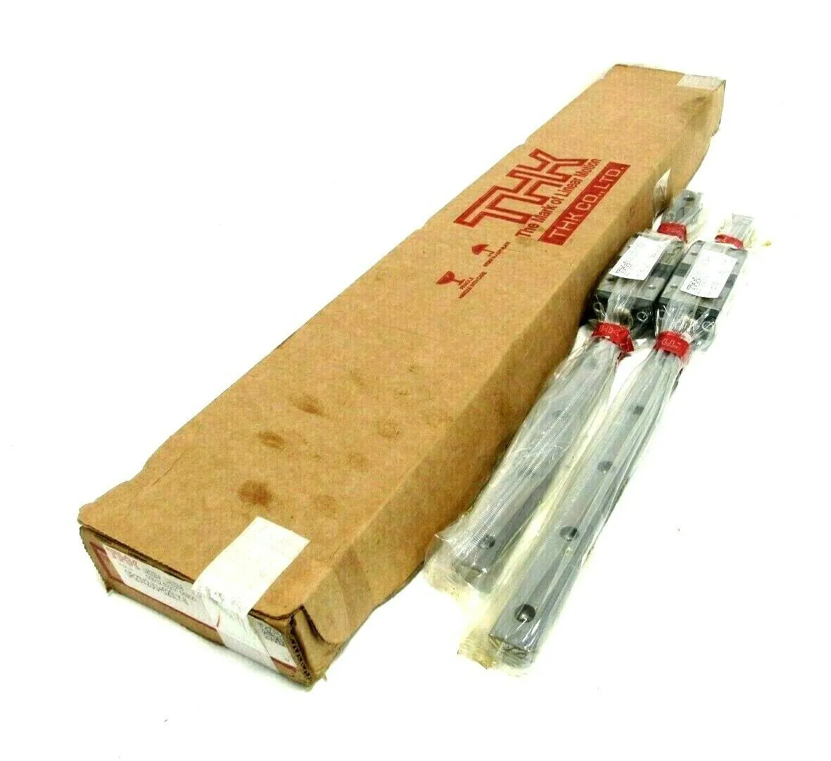 NEW BOX OF 2 THK SR25V2UU+520LY-II LINEAR GUIDE SR25V2UU520LYII
