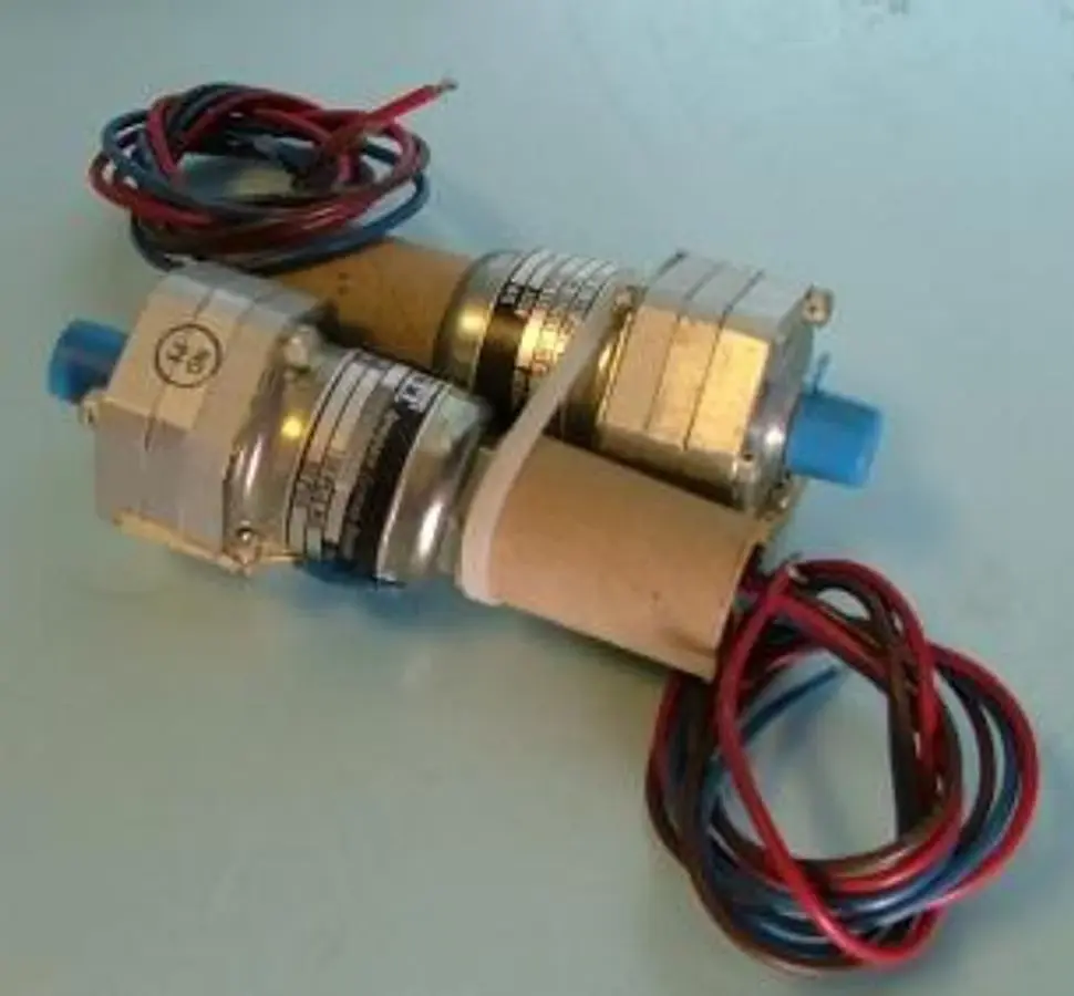 QTY. 2. PRESSURE SWITCH ITT AEROSPACE CONTROLS 115...