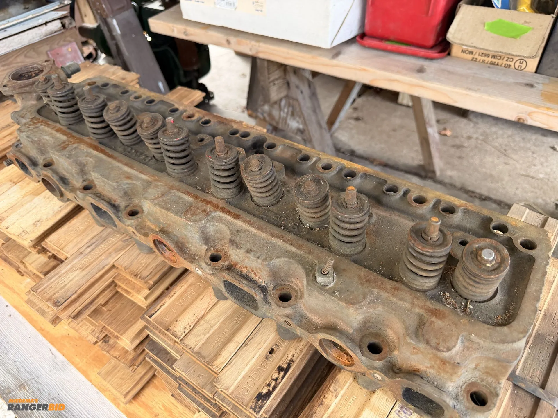 Used GM 3835409 CHEVROLET 216 CUBIC-INCH INLINE-SIX CYLINDER HEAD ROUGHLY BETWEEN 1942 AND 1952 Engine Parts & Accessories Michigan US | Miedema Asset Management Group #1419801