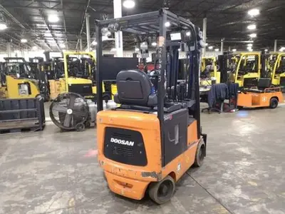 USED 2019 DOOSAN BC15S-5
