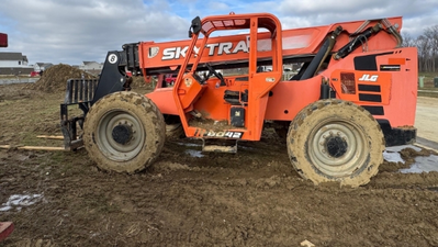 USED 2019 Sky Trak 8042