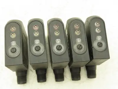 Balluff BOS0089 Cubic Diffuse Sensor w/Different Light Types 60cm Range Lot of 5