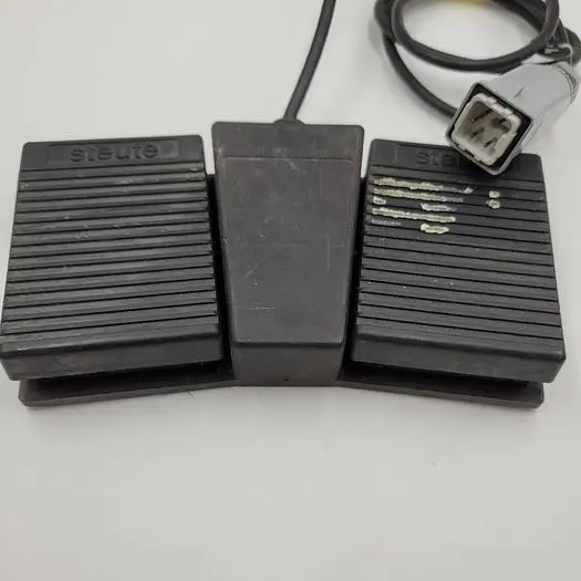 Used STEUTE STEUTE KF2 1PW/1PW 2 - 2 PEDAL FOOT SWITCH WITH THERMOPLASTIC ENCLOSURE Electrical Boxes | ND Industrial Surplus #1225488