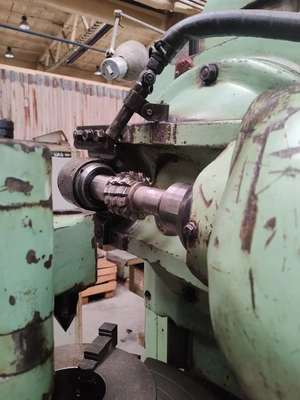 KOMSOMOLETZ Gear Hobber, in good used condition