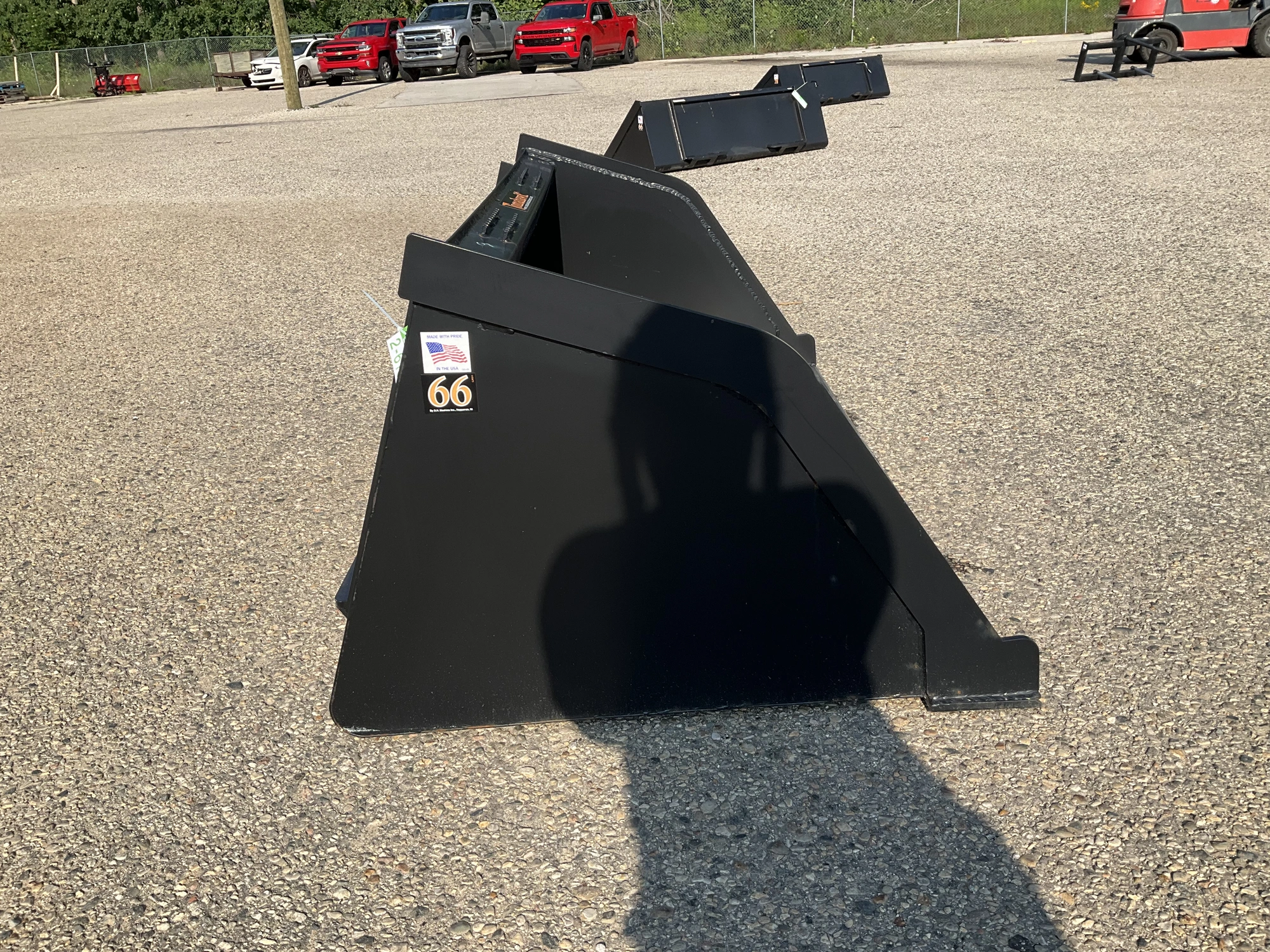 Used TOMAHAWK 66" SNOW/ MULCH BUCKET Skid Steer Buckets Michigan US | Miedema Asset Management Group #1342287