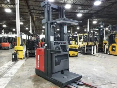 USED 2018 RAYMOND 560-OPC30TT